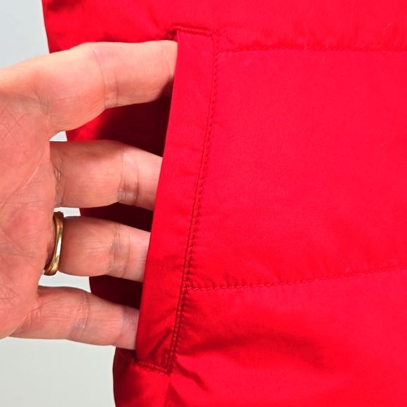 Carter's Puffer Vest. Red. Boys 5t. - Picture 2 of 7